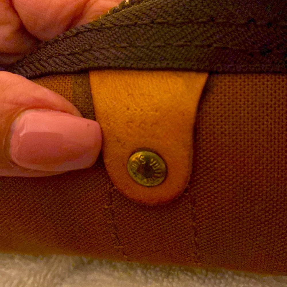 Louis Vuitton authentic duffel - Picture 5 of 10